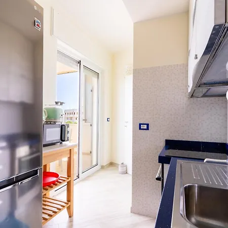 Beachfront With Amazing Sea View Balconies Daire *