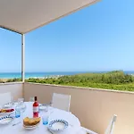 Beachfront With Amazing Sea View Balconies 아파트 *
