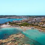 Beachfront With Amazing Sea View Balconies 아파트