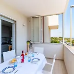 아파트 Beachfront With Amazing Sea View Balconies